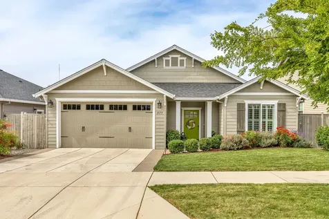 3874 Creek Mont Drive Medford OR 97504