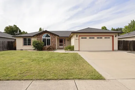 1853 Northwood Drive Central Point OR 97502