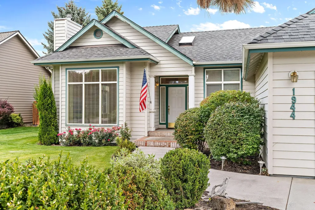 1944 SE Fairwood Drive Bend OR 97702
