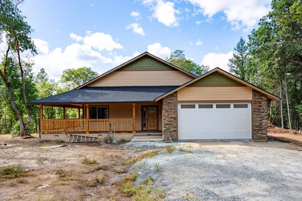 1354 Ellison Loop Merlin OR 97532
