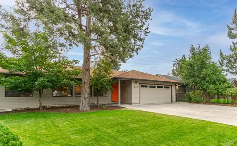 844 SE Breitenbush Lane Bend OR 97702