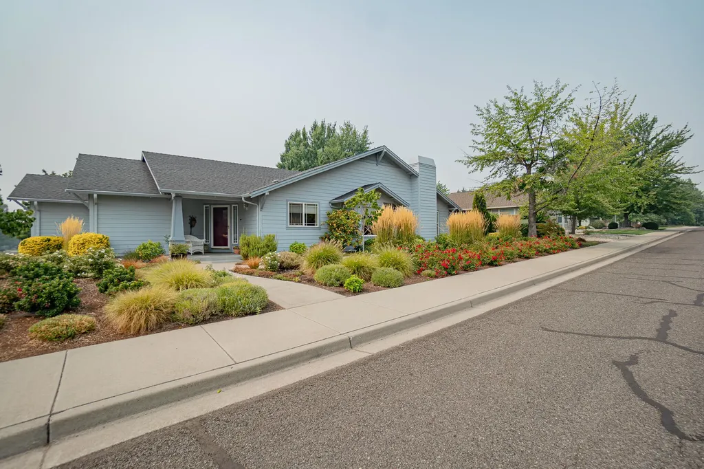 97 Freshwater Drive Phoenix OR 97535