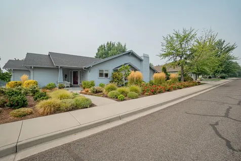 97 Freshwater Drive Phoenix OR 97535
