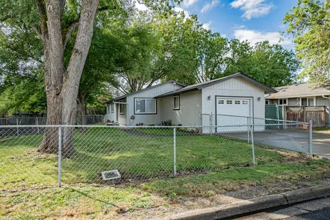 393 Elm Way Eagle Point OR 97524
