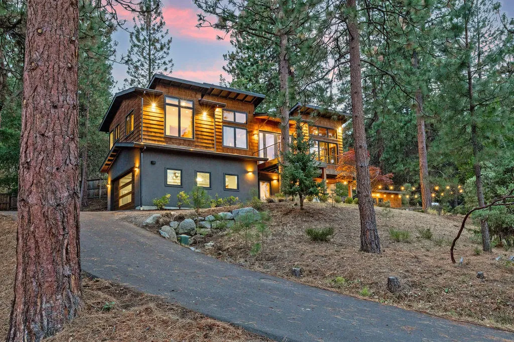 855 Liberty Street Ashland OR 97520