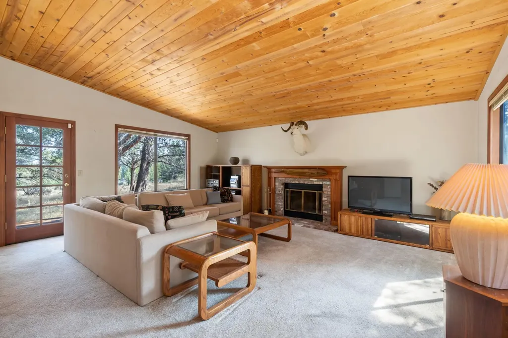 2673 NW Lynch Court Redmond OR 97756