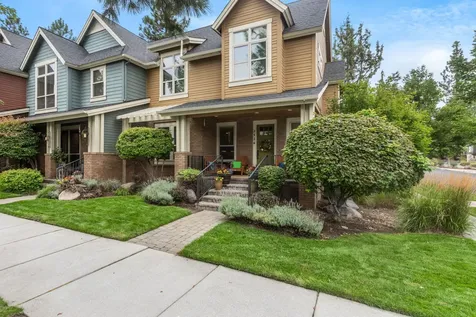 2526 NW Crossing Drive Bend OR 97703