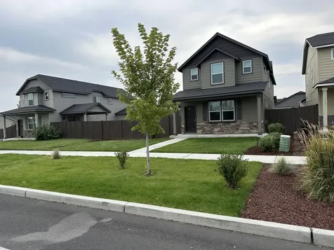 2514 NW Hemlock Avenue Redmond OR 97756