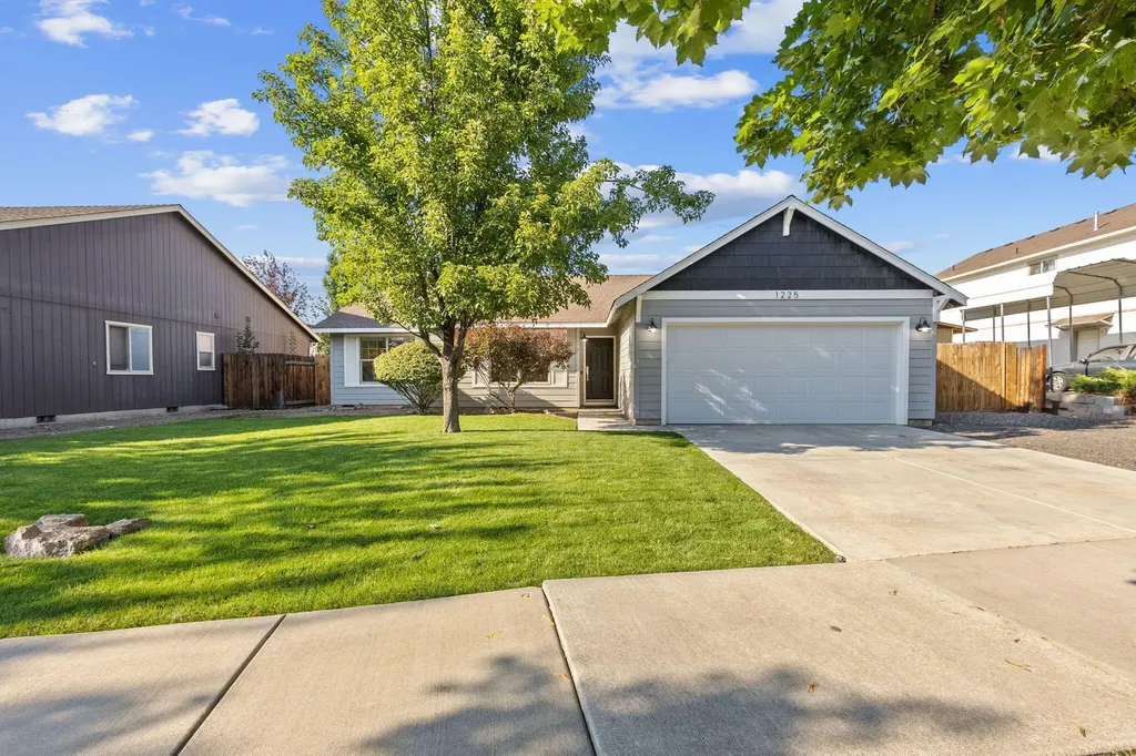 1225 NW Redwood Avenue Redmond OR 97756