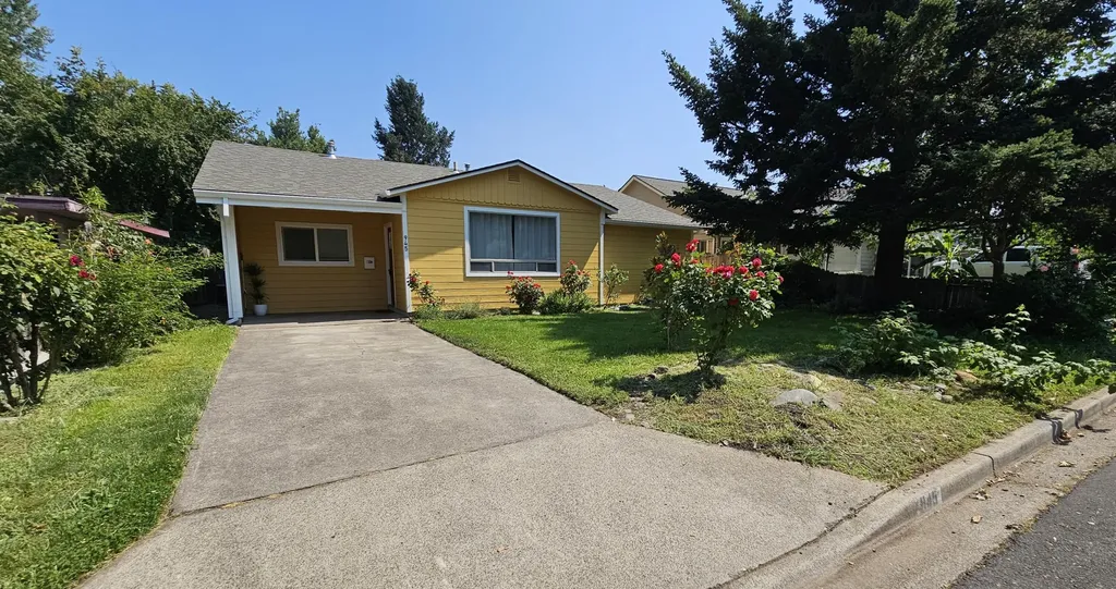 945 Kenyon Street Medford OR 97501
