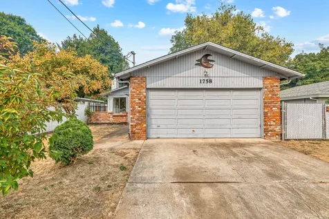 1758 Lillian Street Medford OR 97501