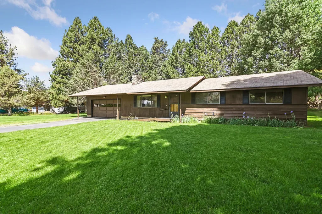 21070 Azalia Avenue Bend OR 97702