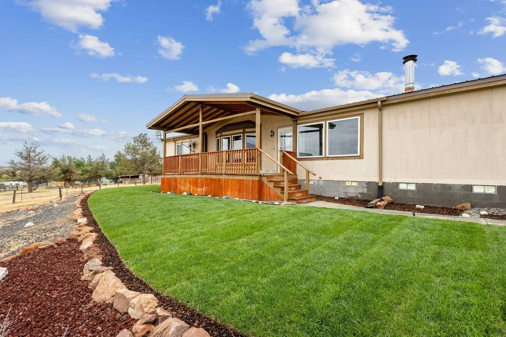 2816 SE Teresa Drive Madras OR 97741