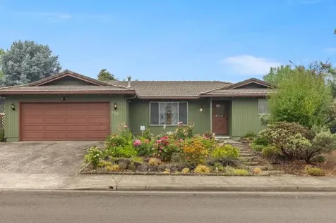 1327 Bonita Avenue Medford OR 97504