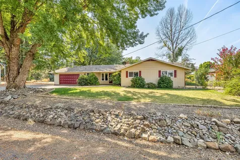 1997 Boes Avenue Central Point OR 97502