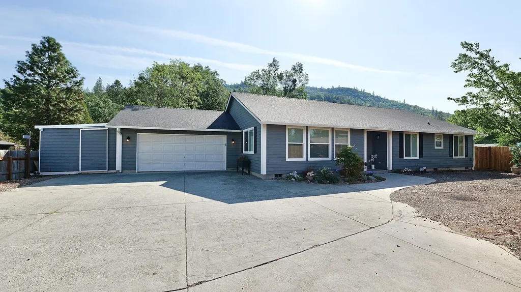 20 Penny Court Shady Cove OR 97539