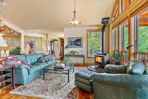 376 Hixson Drive Grants Pass OR 97526