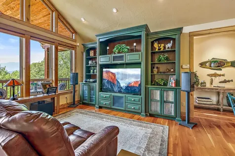 376 Hixson Drive Grants Pass OR 97526