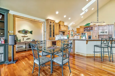 376 Hixson Drive Grants Pass OR 97526