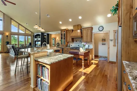 376 Hixson Drive Grants Pass OR 97526