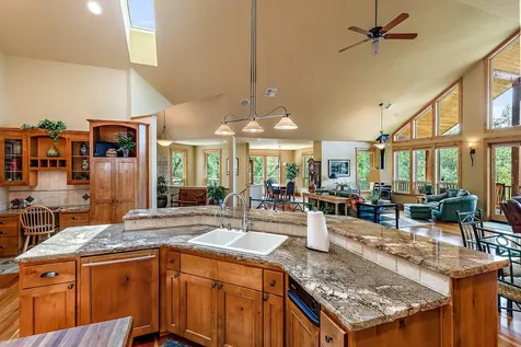 376 Hixson Drive Grants Pass OR 97526