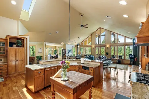 376 Hixson Drive Grants Pass OR 97526