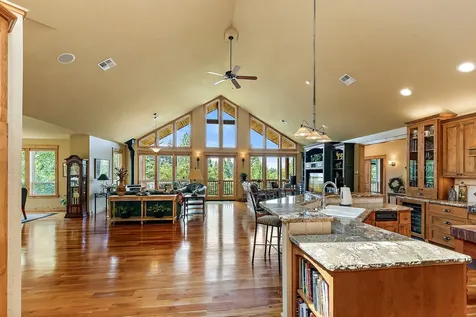 376 Hixson Drive Grants Pass OR 97526