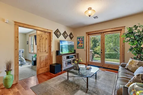 376 Hixson Drive Grants Pass OR 97526