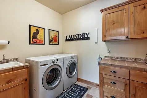 376 Hixson Drive Grants Pass OR 97526