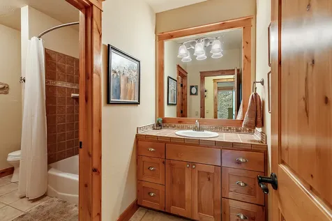 376 Hixson Drive Grants Pass OR 97526