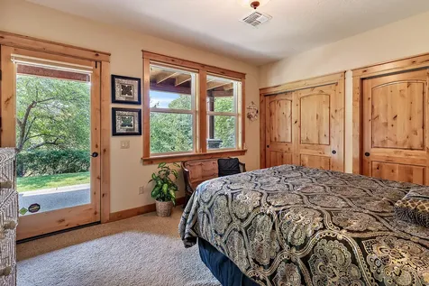 376 Hixson Drive Grants Pass OR 97526