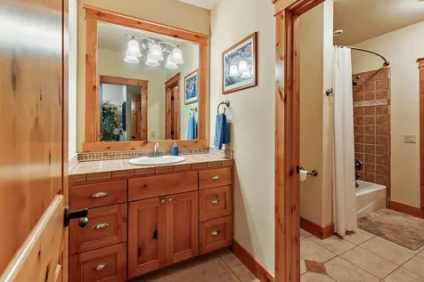 376 Hixson Drive Grants Pass OR 97526