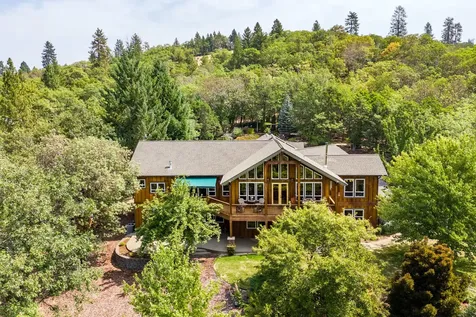 376 Hixson Drive Grants Pass OR 97526