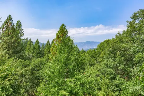 376 Hixson Drive Grants Pass OR 97526