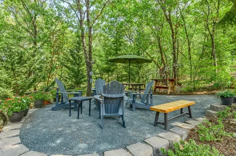 376 Hixson Drive Grants Pass OR 97526