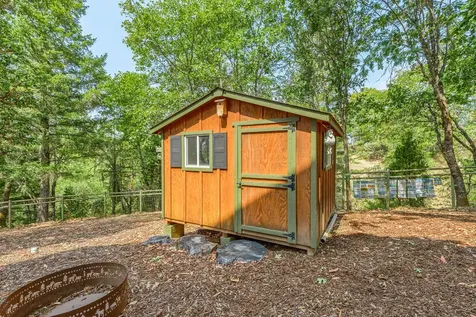 376 Hixson Drive Grants Pass OR 97526