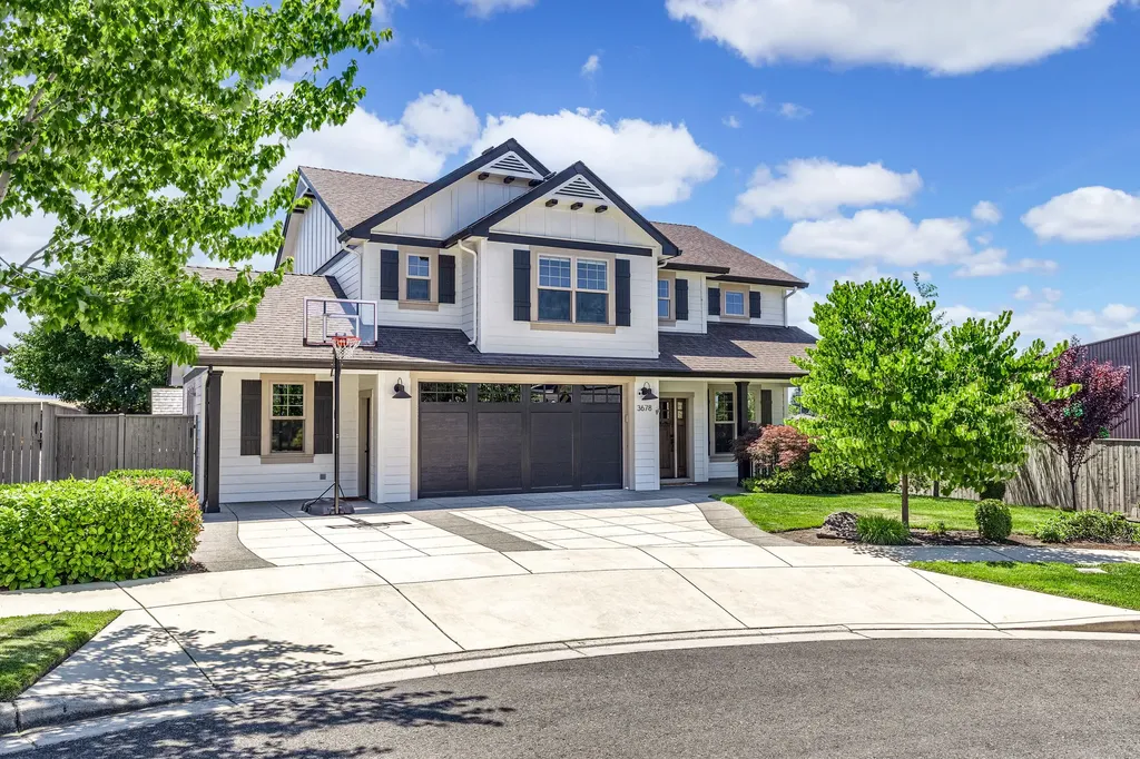 3678 Windgate Street Medford OR 97504