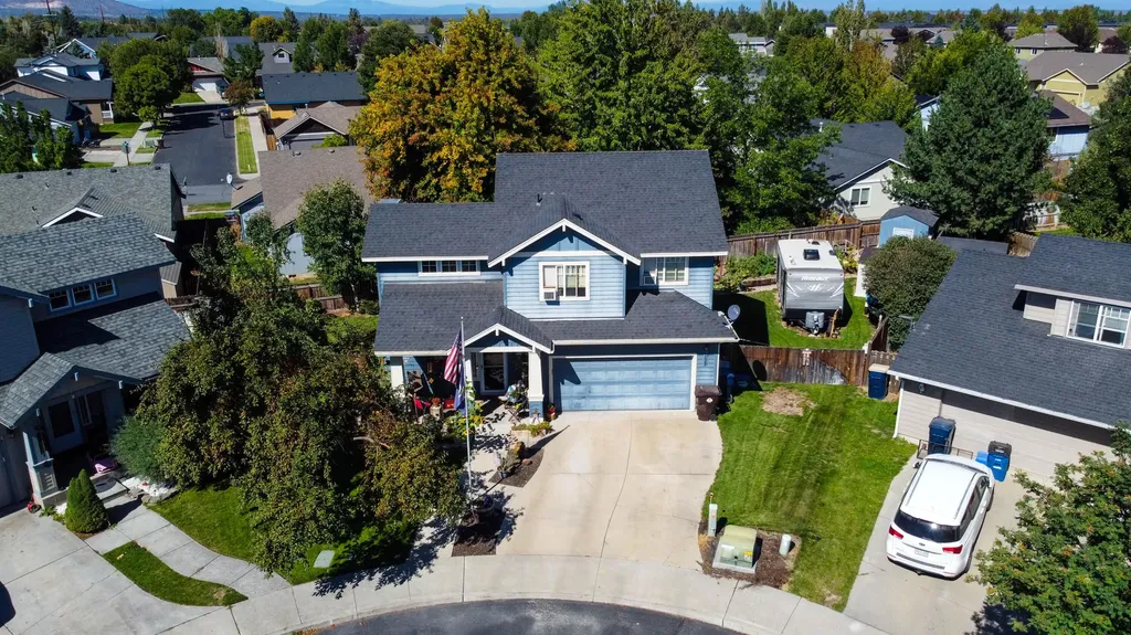 2425 NW Antler Court Redmond OR 97756