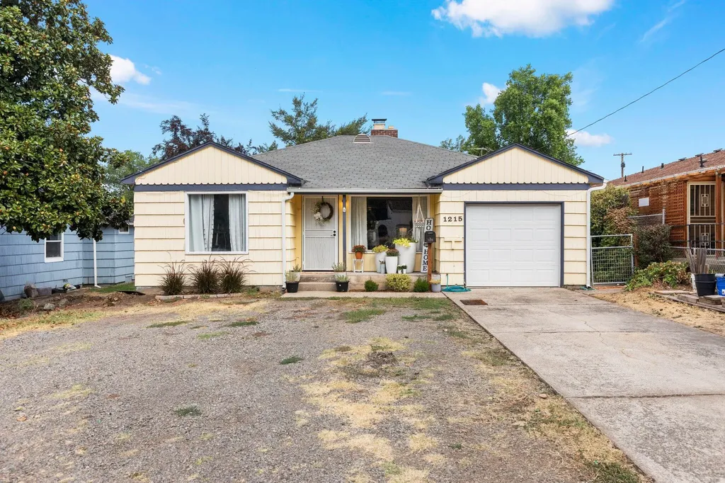 1215 E Main Street Medford OR 97504