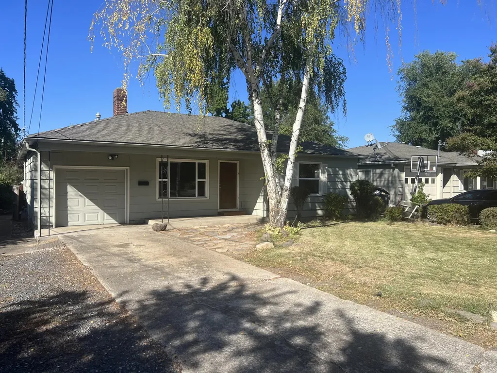 1032 Mount Pitt Avenue Medford OR 97501