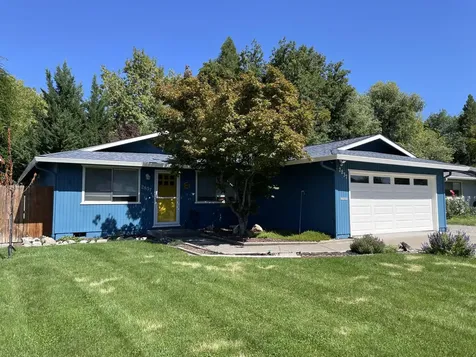 2837 La Mirada Drive Medford OR 97504