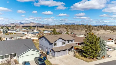 861 NE Oak Place Redmond OR 97756