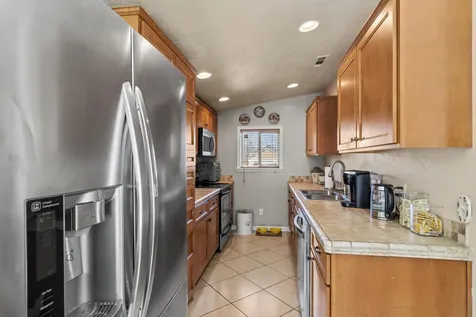 613 N Bartlett Street Medford OR 97501