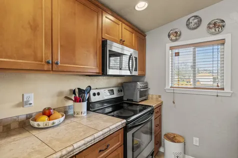 613 N Bartlett Street Medford OR 97501