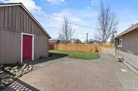 613 N Bartlett Street Medford OR 97501