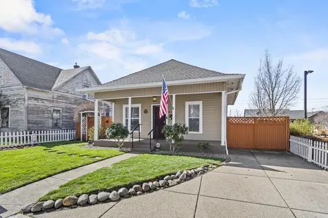 613 N Bartlett Street Medford OR 97501