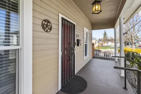 613 N Bartlett Street Medford OR 97501