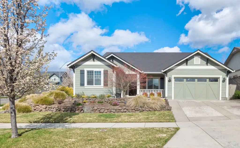 3905 Calle Vista Drive Medford OR 97504