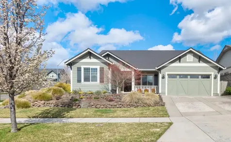 3905 Calle Vista Drive Medford OR 97504