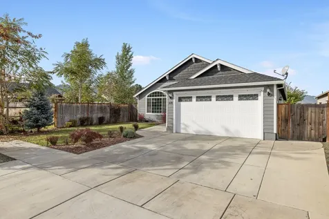 618 Tivoli Drive Medford OR 97501